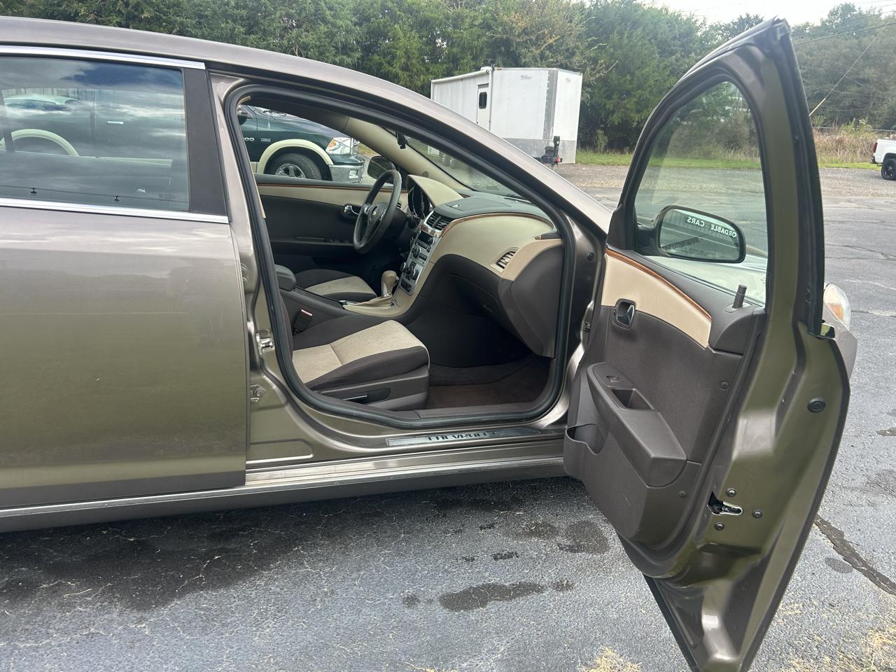 Chevrolet Malibu  2011