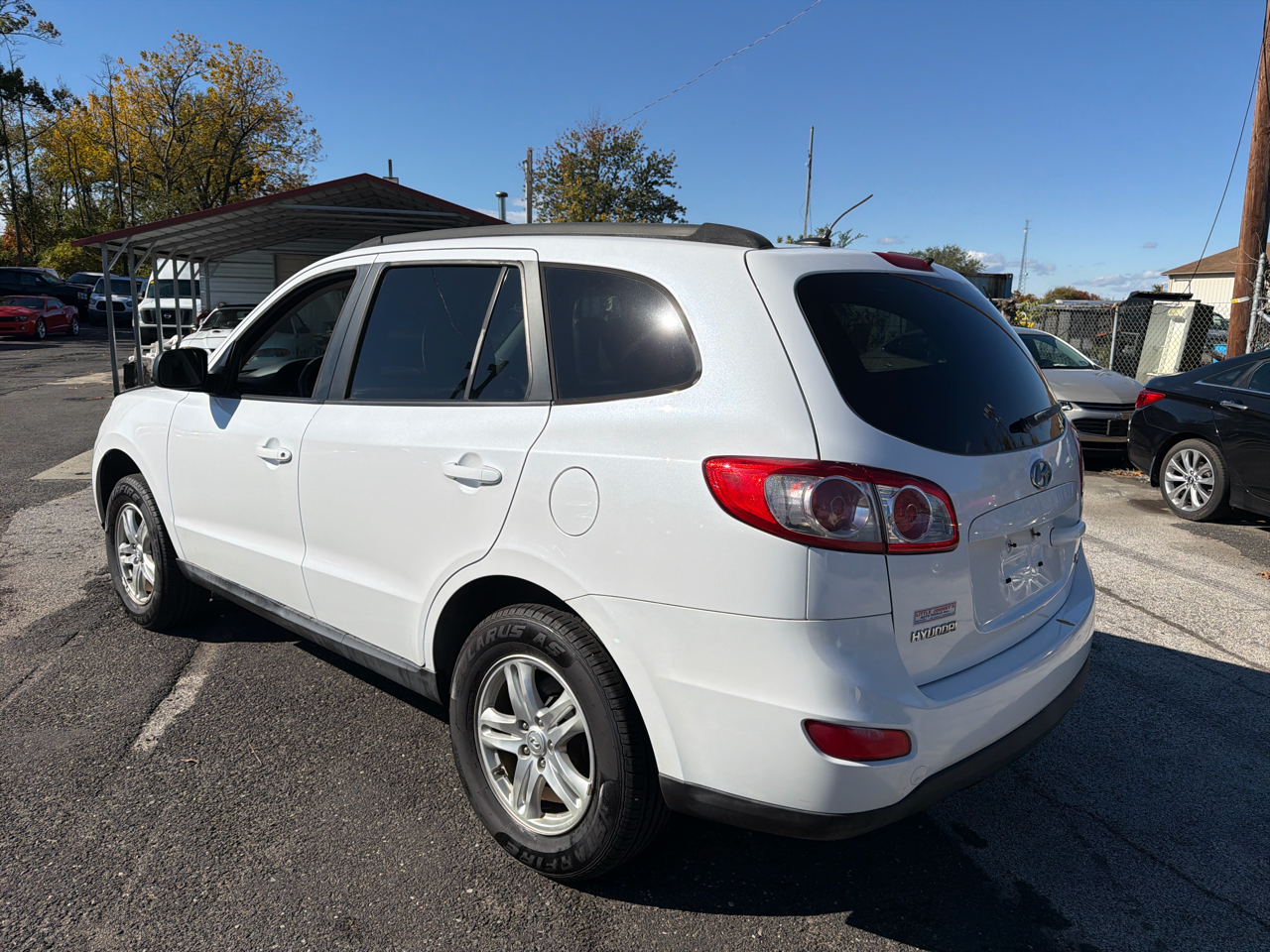 Hyundai Santa Fe GL 2.4 4WD 2011 Hyundai Santa Fe GL 2.4 4WD 2011