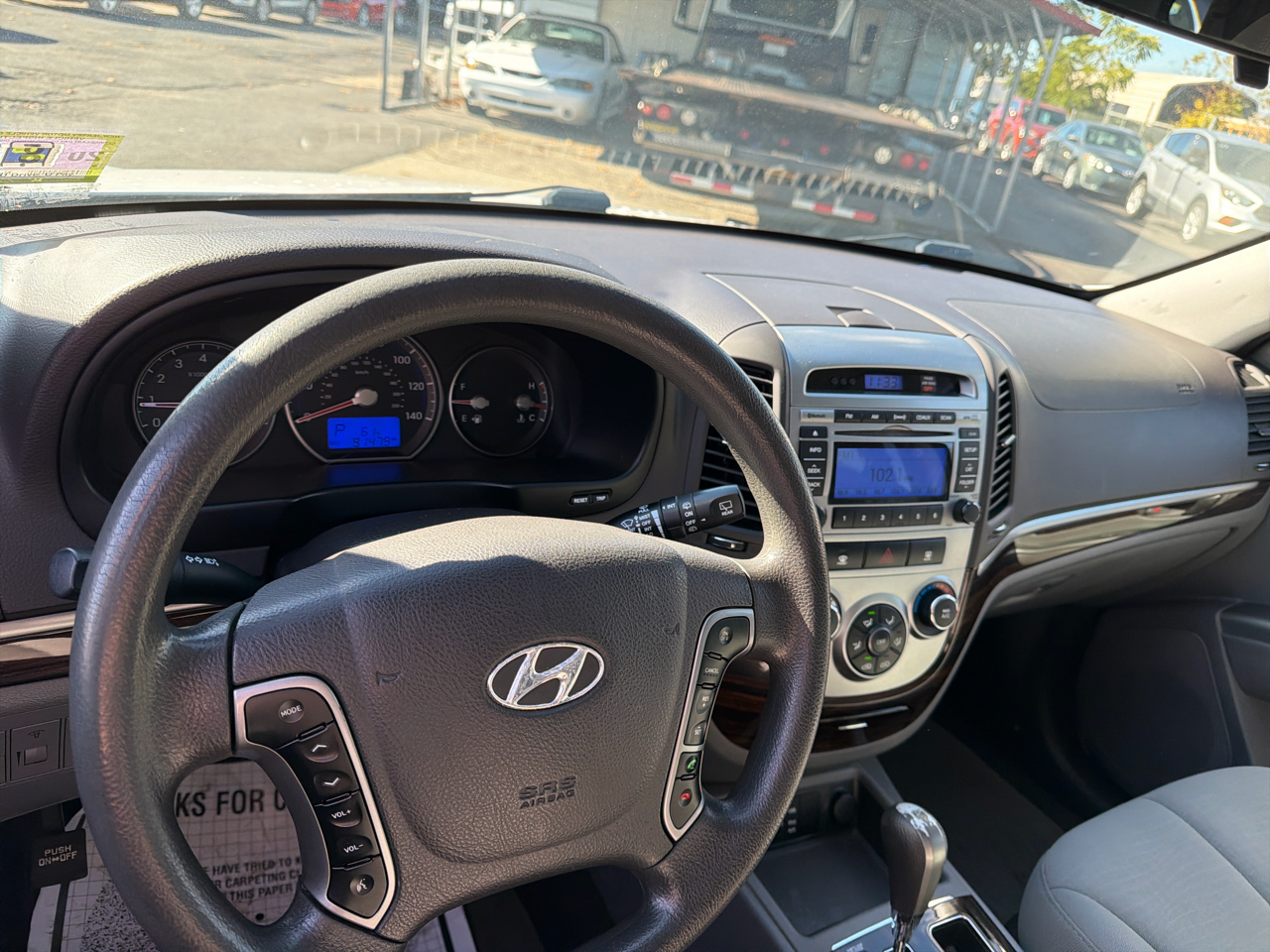 Hyundai Santa Fe GL 2.4 4WD 2011 Hyundai Santa Fe GL 2.4 4WD 2011