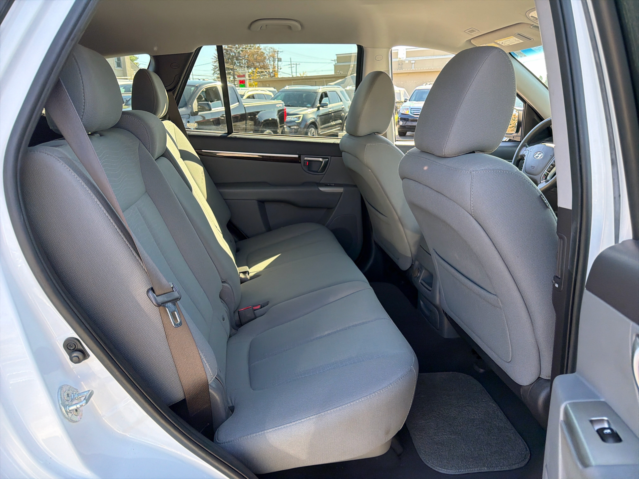Hyundai Santa Fe GL 2.4 4WD 2011 Hyundai Santa Fe GL 2.4 4WD 2011