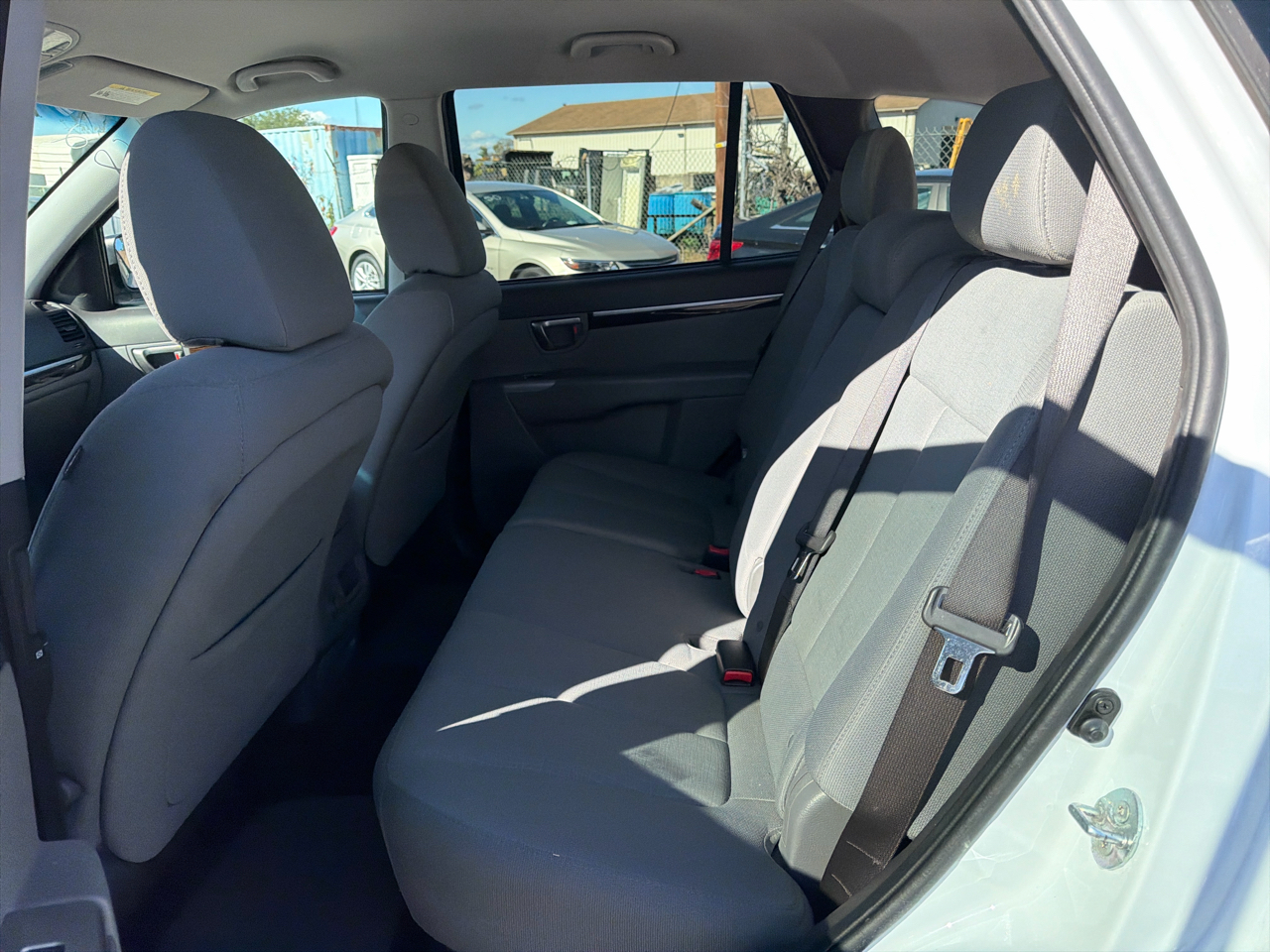 Hyundai Santa Fe GL 2.4 4WD 2011 Hyundai Santa Fe GL 2.4 4WD 2011