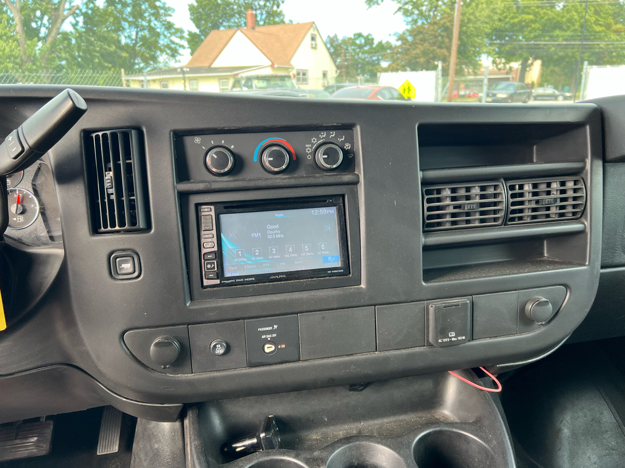 GMC Savana G3500 Cargo Ext 2017 GMC Savana G3500 Cargo Ext 2017