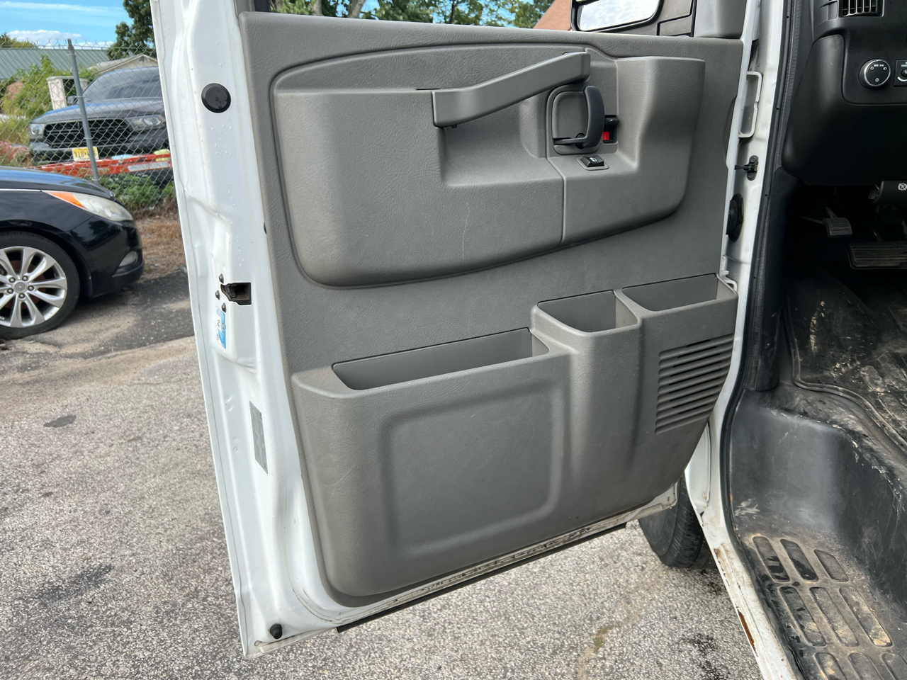 GMC Savana G3500 Cargo Ext 2017 GMC Savana G3500 Cargo Ext 2017