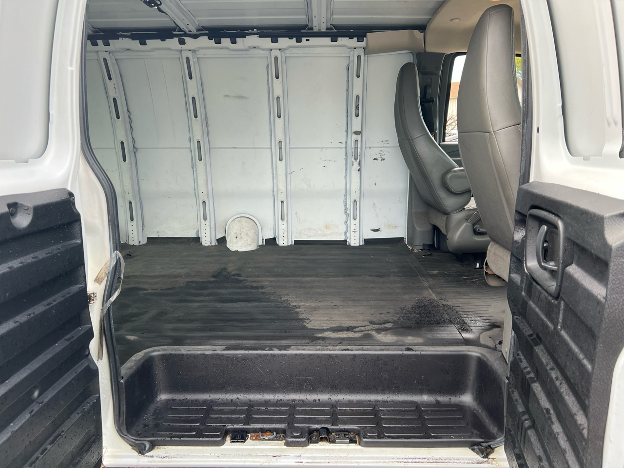 GMC Savana G3500 Cargo Ext 2017 GMC Savana G3500 Cargo Ext 2017