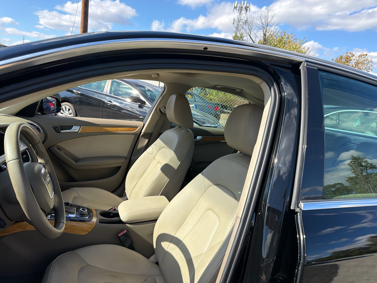 Audi A4 2.0T Sedan quattro Tiptronic 2010 Audi A4 2.0T Sedan quattro Tiptronic 2010