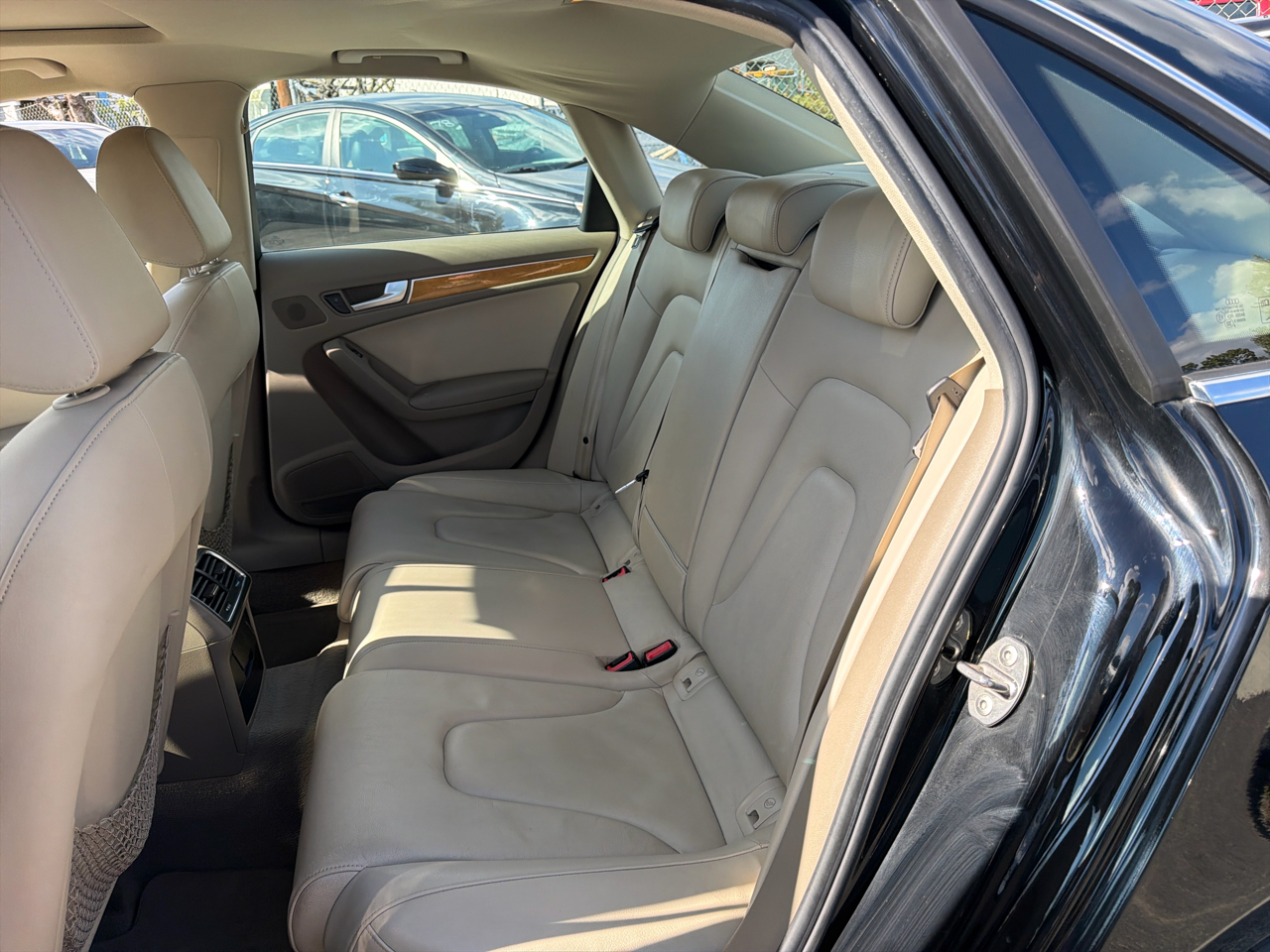 Audi A4 2.0T Sedan quattro Tiptronic 2010 Audi A4 2.0T Sedan quattro Tiptronic 2010