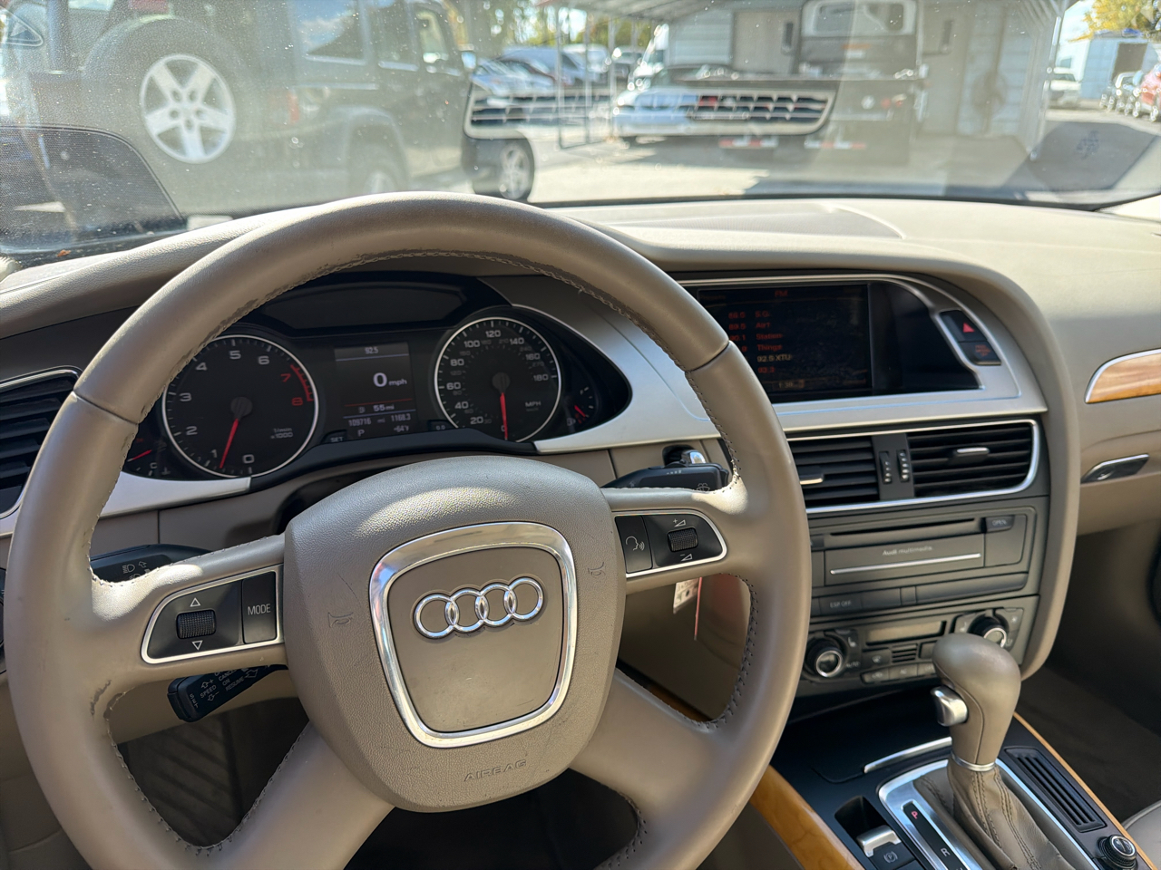 Audi A4 2.0T Sedan quattro Tiptronic 2010 Audi A4 2.0T Sedan quattro Tiptronic 2010