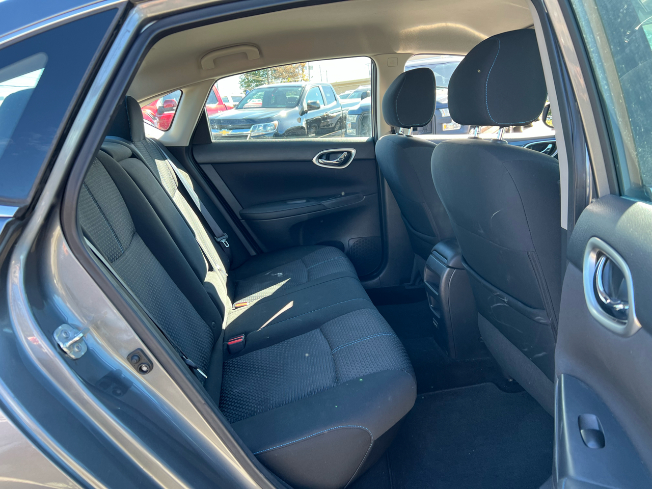 Nissan Sentra 4dr Sdn 1.8 S Auto SULEV 2017 Nissan Sentra 4dr Sdn 1.8 S Auto SULEV 2017