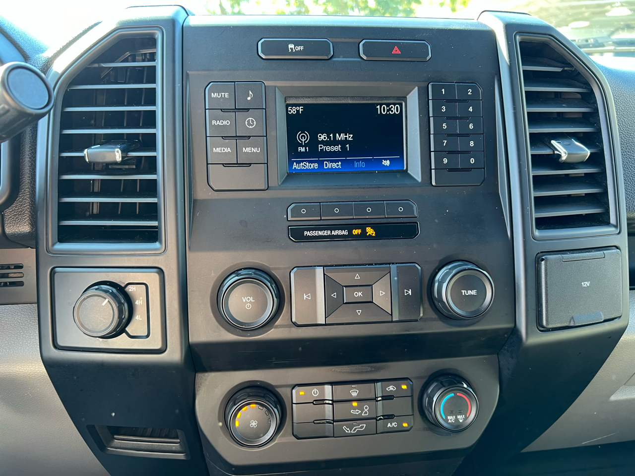 Ford F-150 4WD SuperCrew 139" XL 2016 Ford F-150 4WD SuperCrew 139" XL 2016