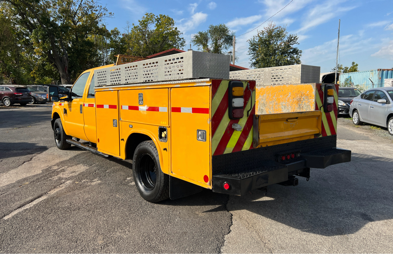 Ford F-350 SD XLT Crew Cab Long Bed DRW 2WD 2012 Ford F-350 SD XLT Crew Cab Long Bed DRW 2WD 2012