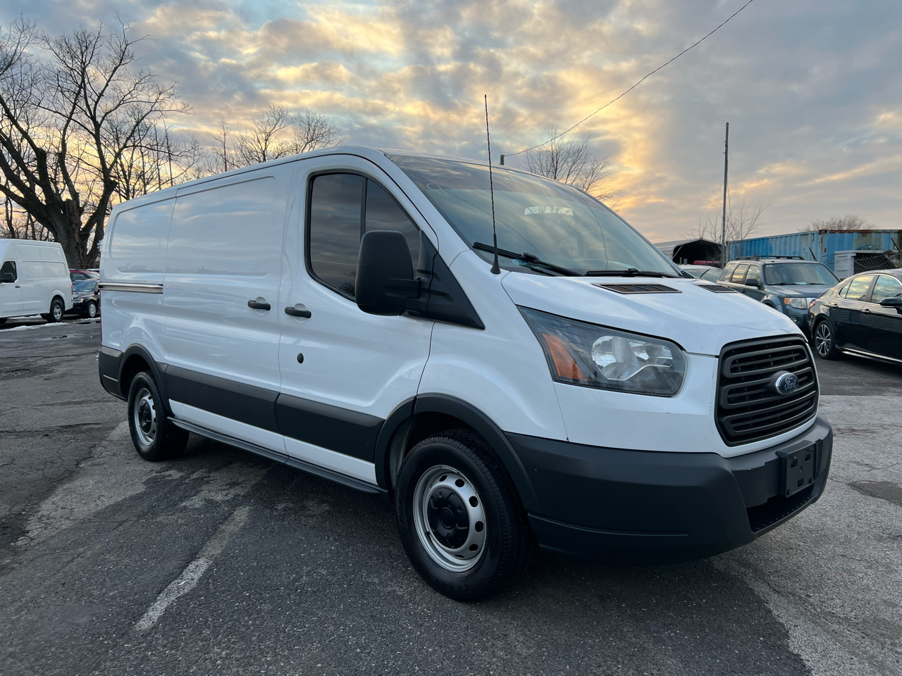 Ford Transit 150 Van Low Roof w/Sliding Pass. 130-in. WB 2016