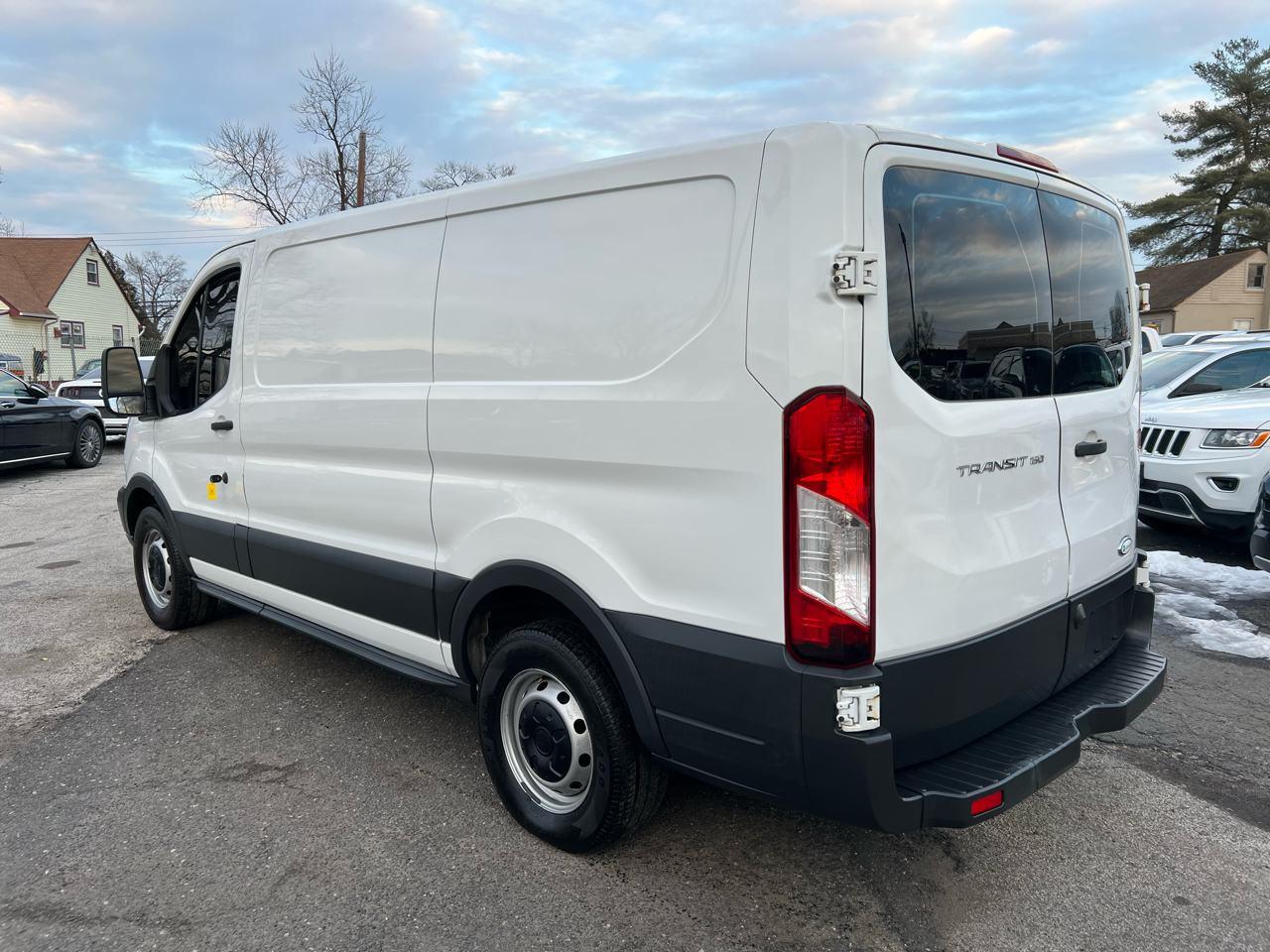 Ford Transit 150 Van Low Roof w/Sliding Pass. 130-in. WB 2016