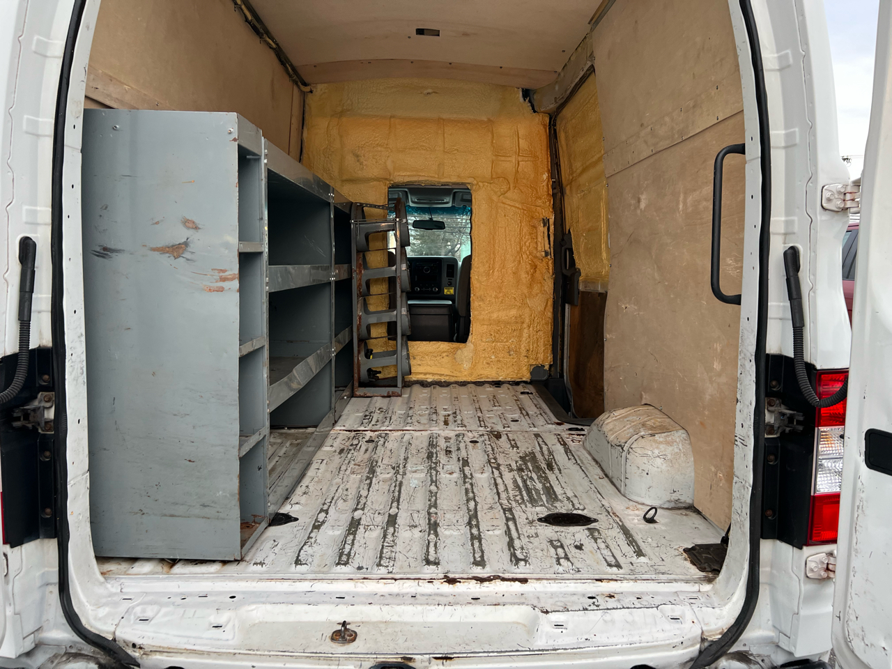 Nissan NV Cargo 2500 HD S V8 High Roof 2013