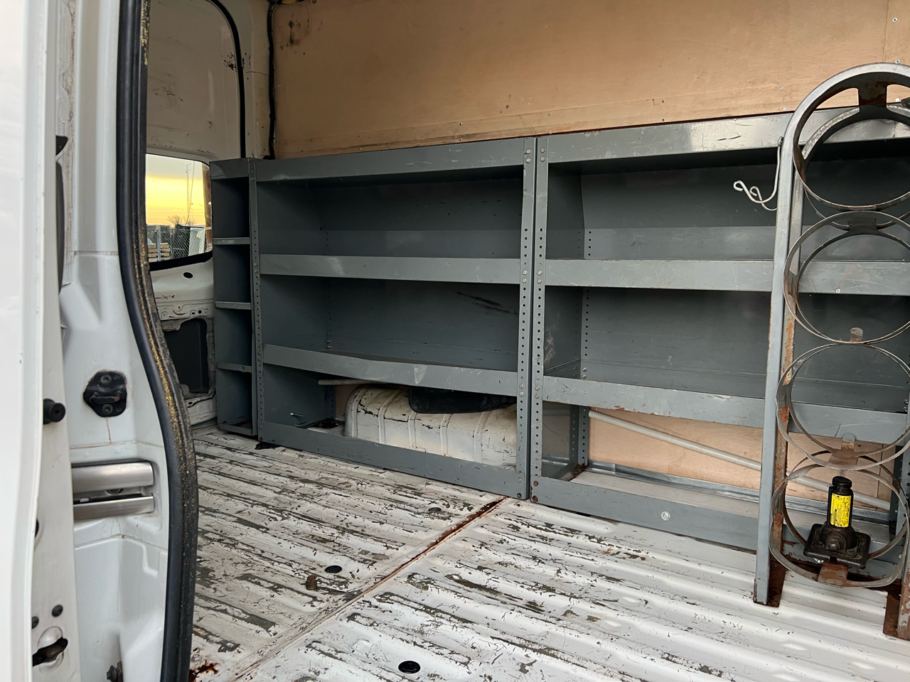 Nissan NV Cargo 2500 HD S V8 High Roof 2013