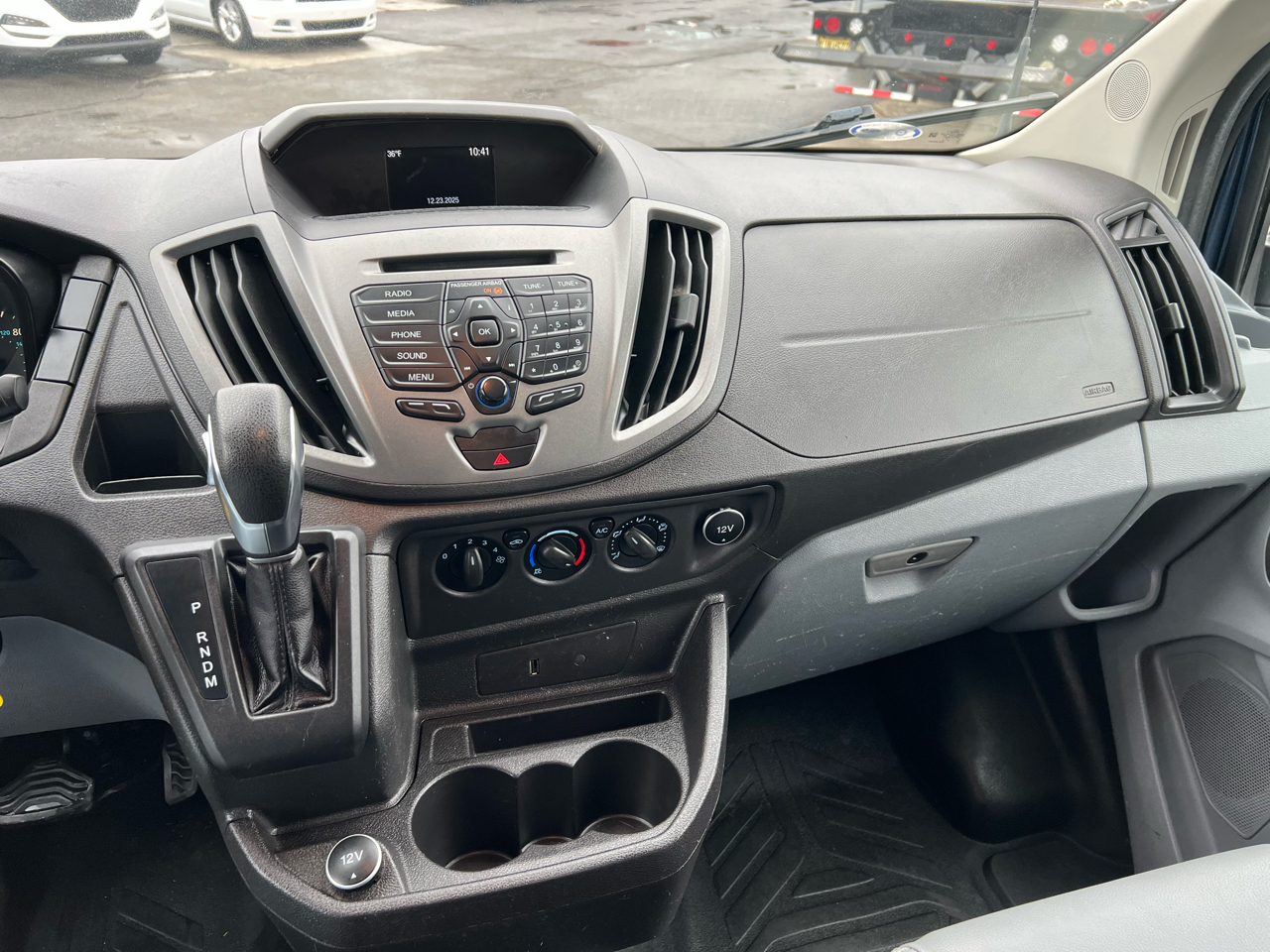 Ford Transit 150 Van Med. Roof w/Sliding Pass. 130-in. WB 2018