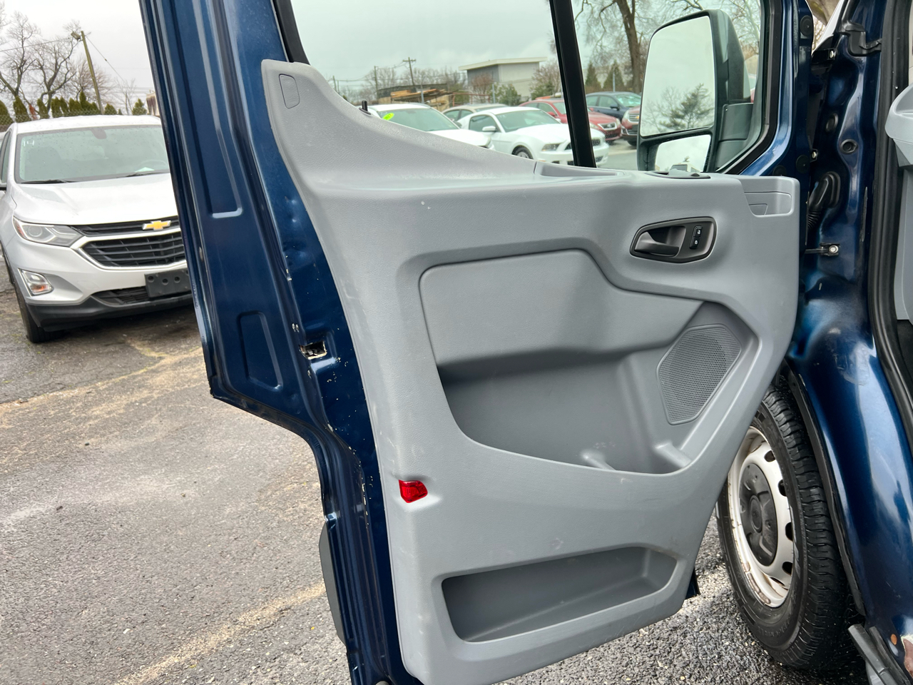 Ford Transit 150 Van Med. Roof w/Sliding Pass. 130-in. WB 2018