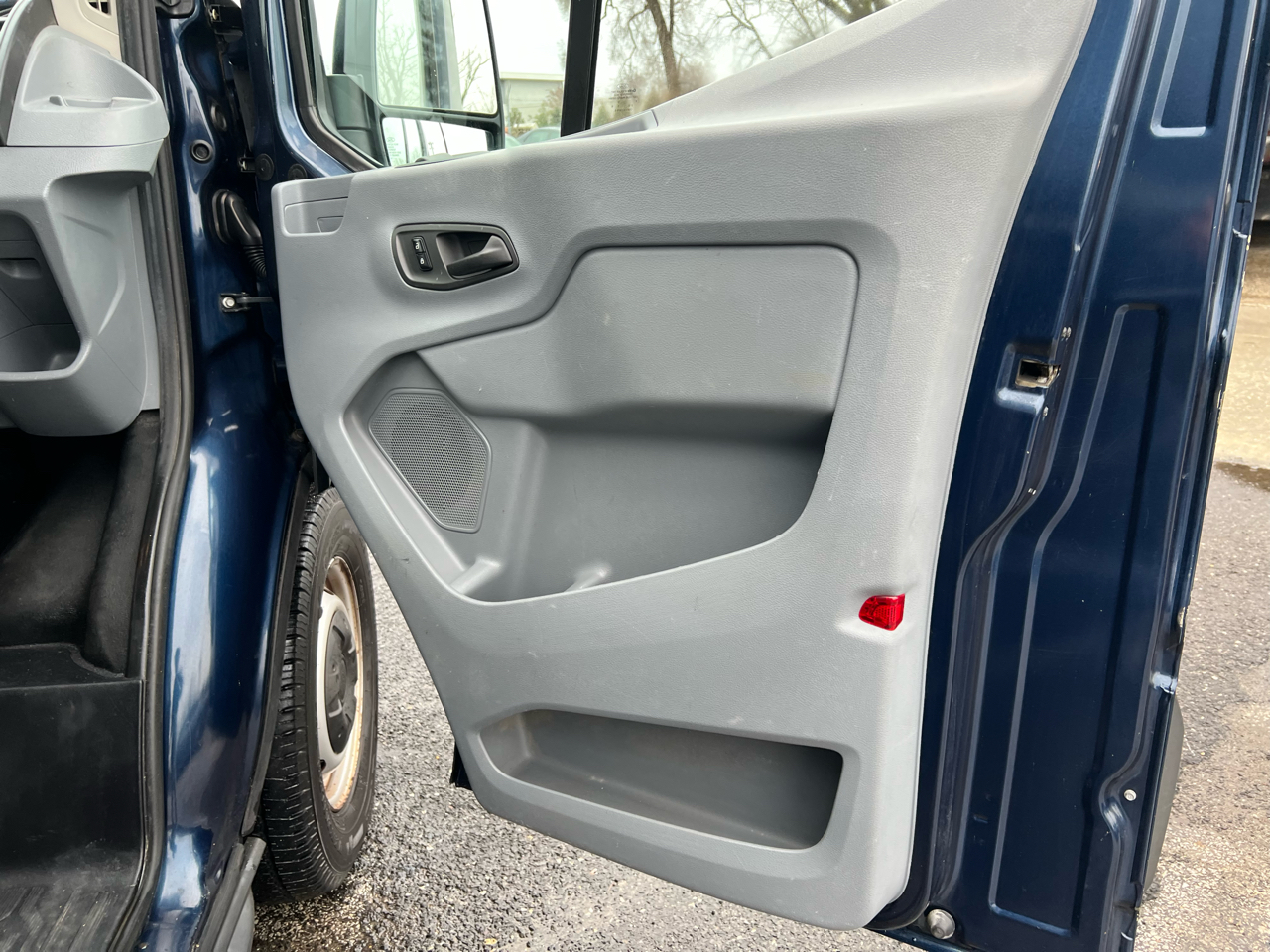 Ford Transit 150 Van Med. Roof w/Sliding Pass. 130-in. WB 2018