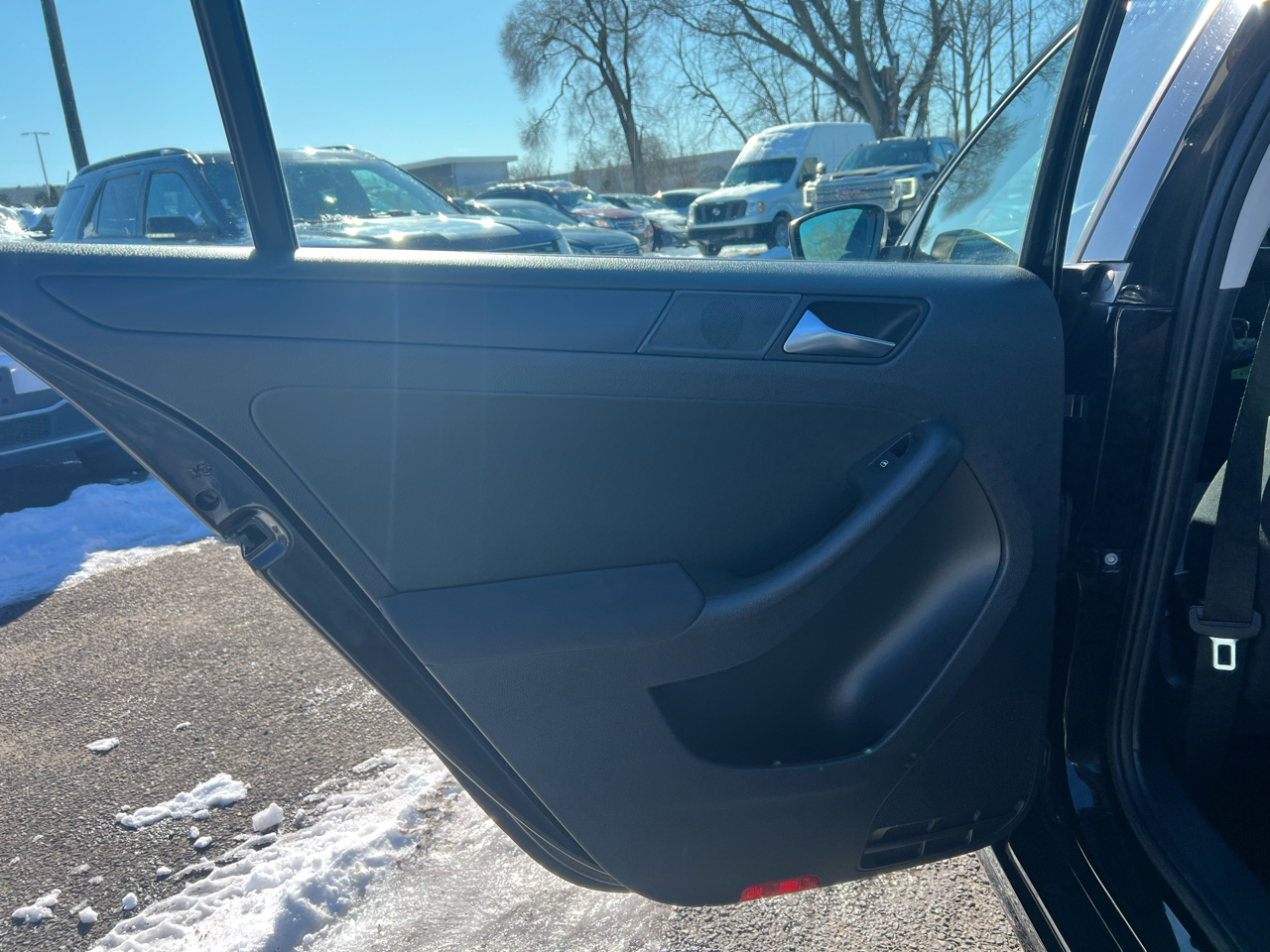 Volkswagen Jetta S 2012