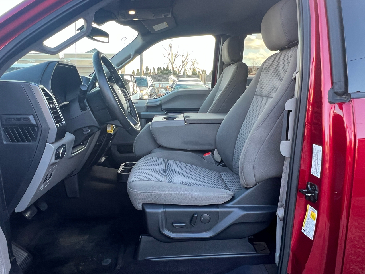 Ford F-150 4WD SuperCab 145" XLT 2019