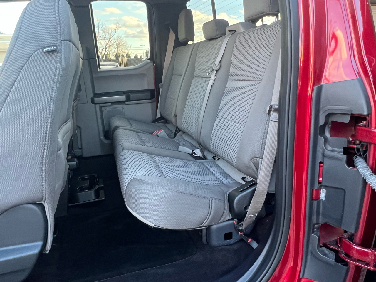 Ford F-150 4WD SuperCab 145" XLT 2019