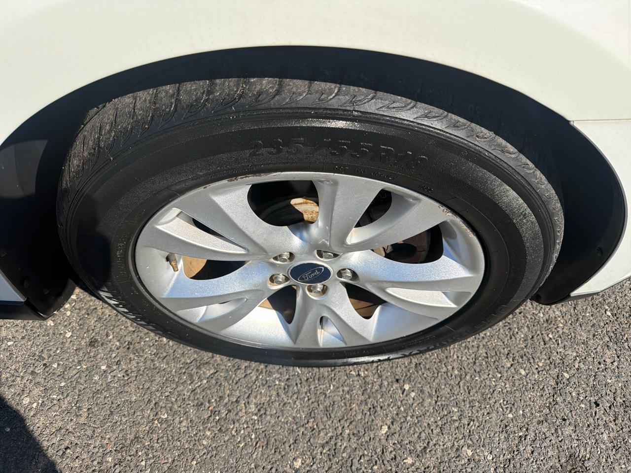 Ford Taurus SEL FWD 2012