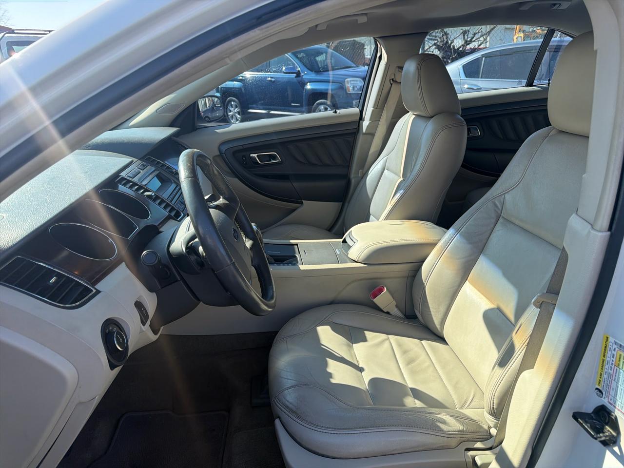 Ford Taurus SEL FWD 2012