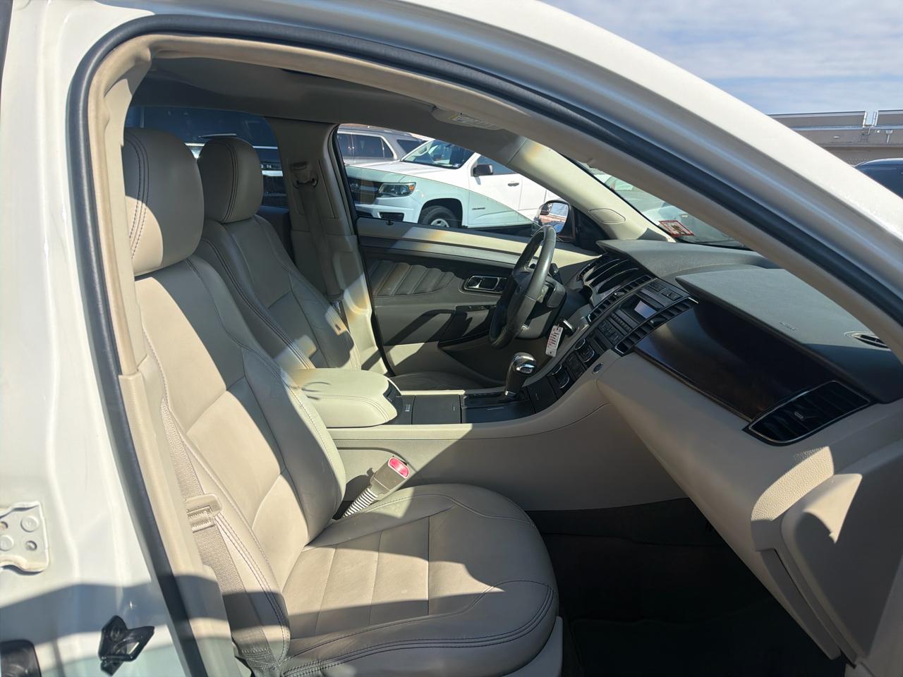 Ford Taurus SEL FWD 2012