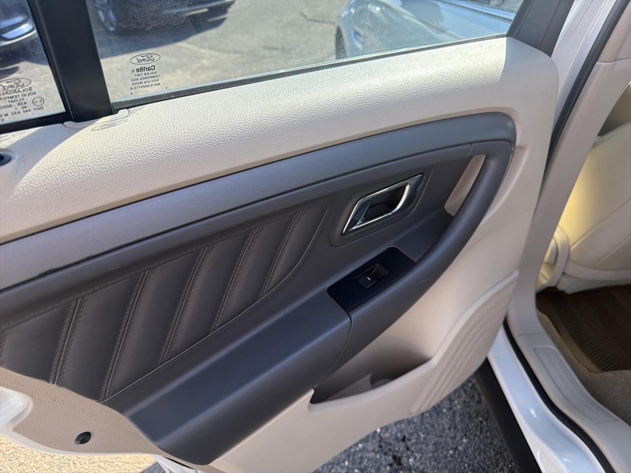 Ford Taurus SEL FWD 2012