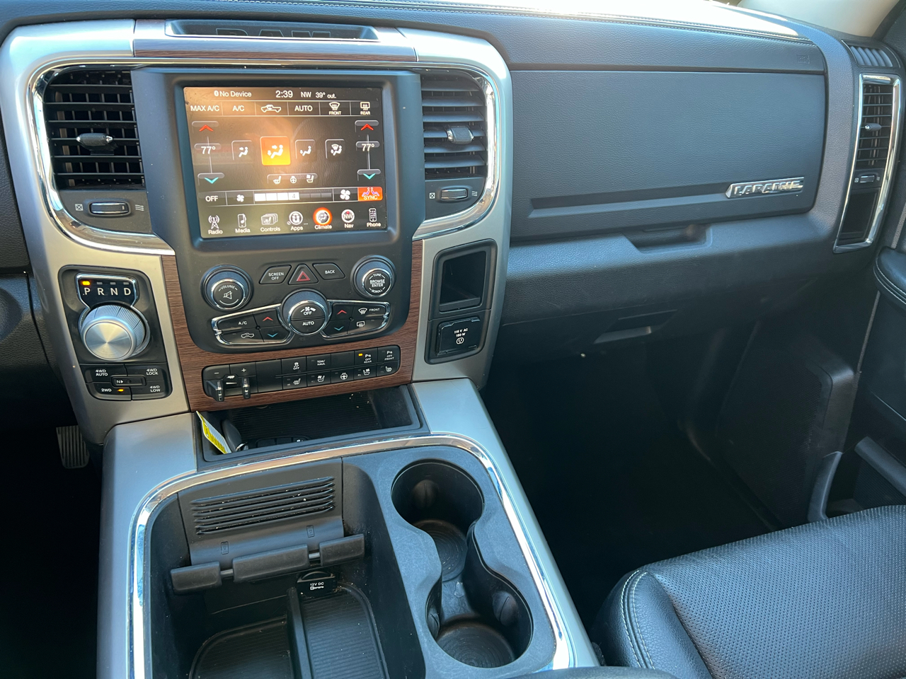 RAM 1500 Laramie Crew Cab SWB 4WD 2016