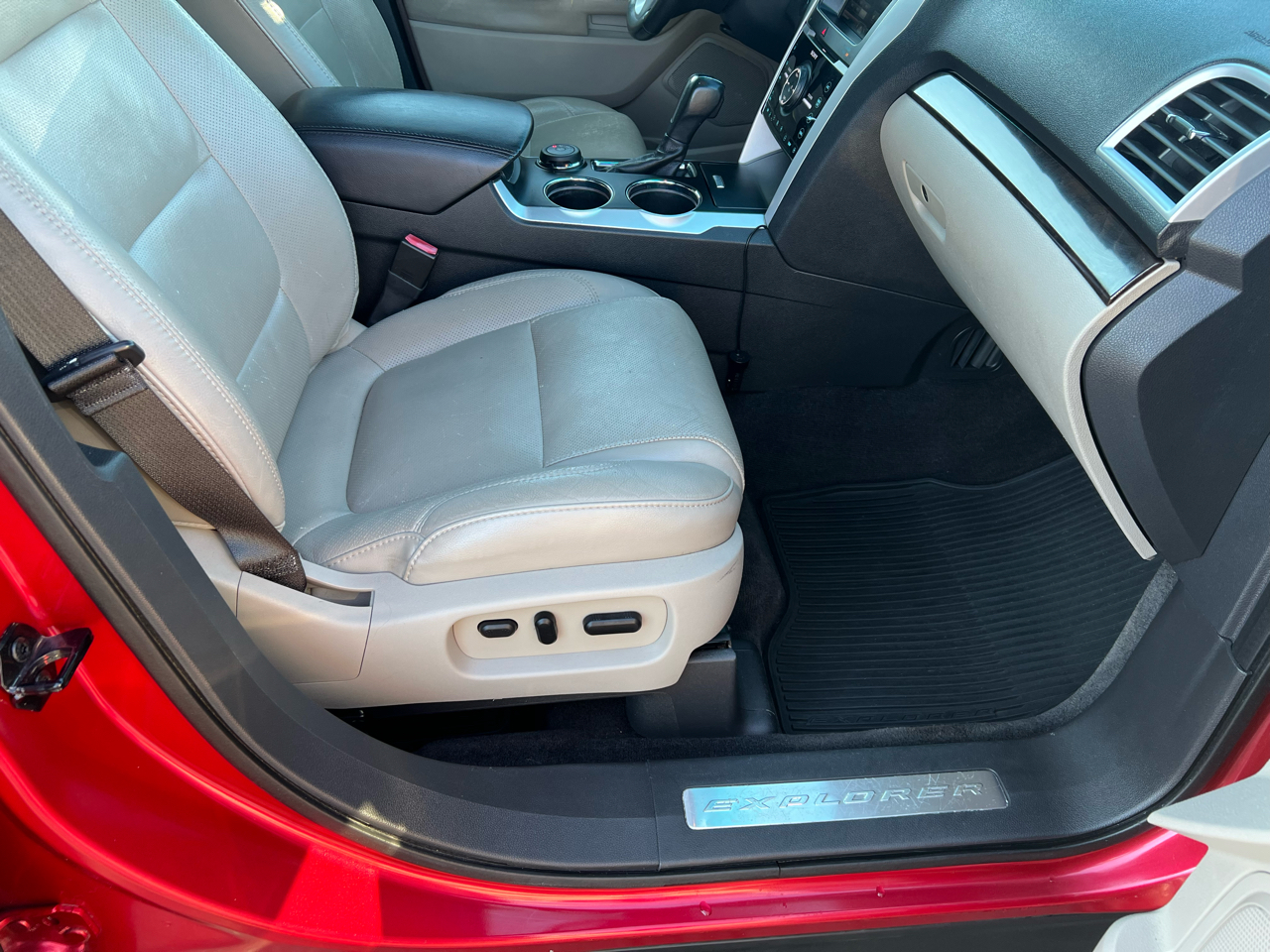 Ford Explorer Limited 4WD 2012