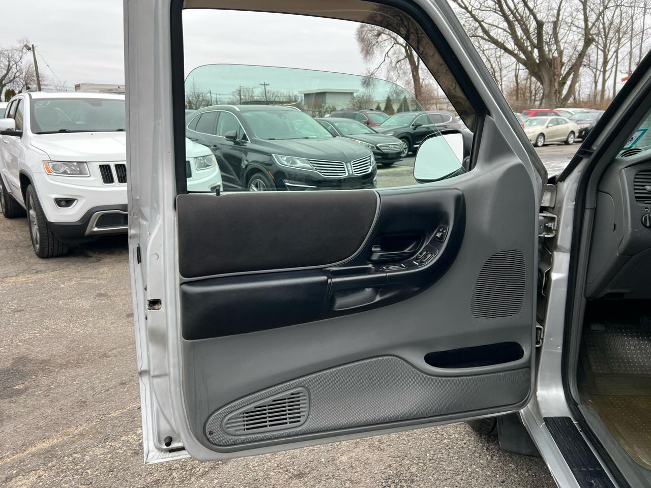 Ford Ranger 2WD 2dr SuperCab 126" XLT 2004