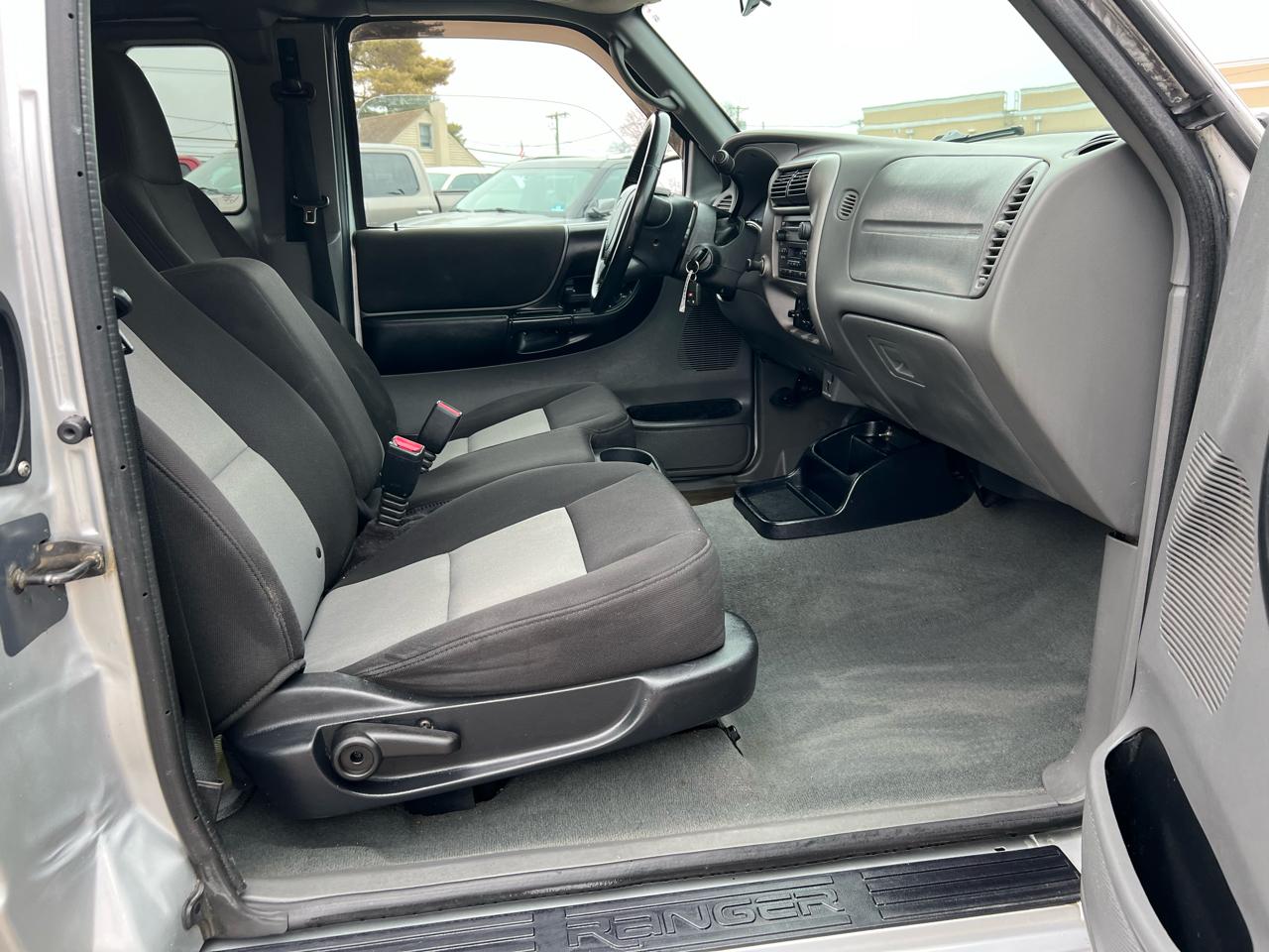 Ford Ranger 2WD 2dr SuperCab 126" XLT 2004