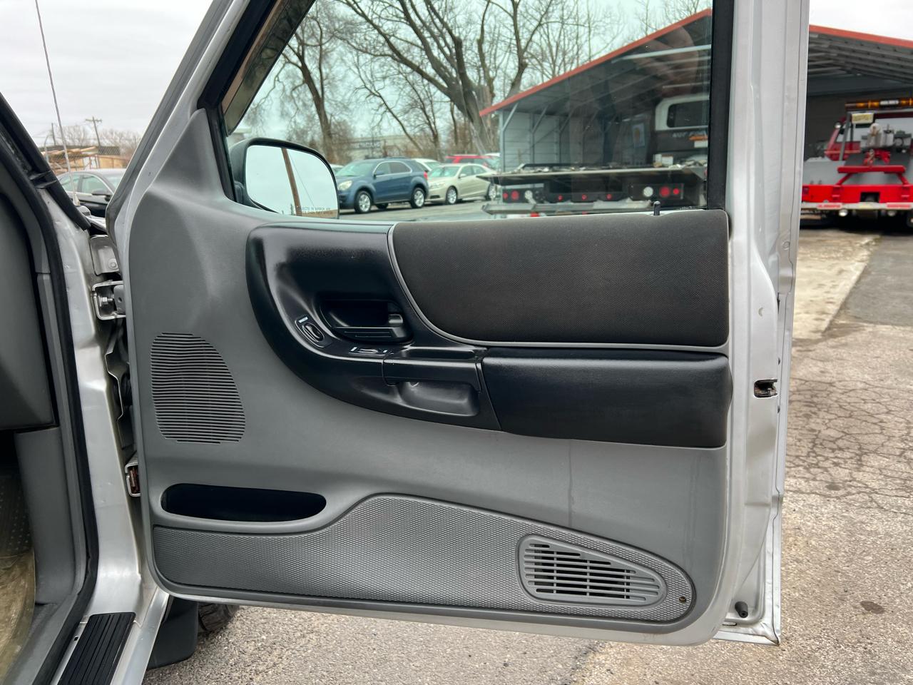 Ford Ranger 2WD 2dr SuperCab 126" XLT 2004