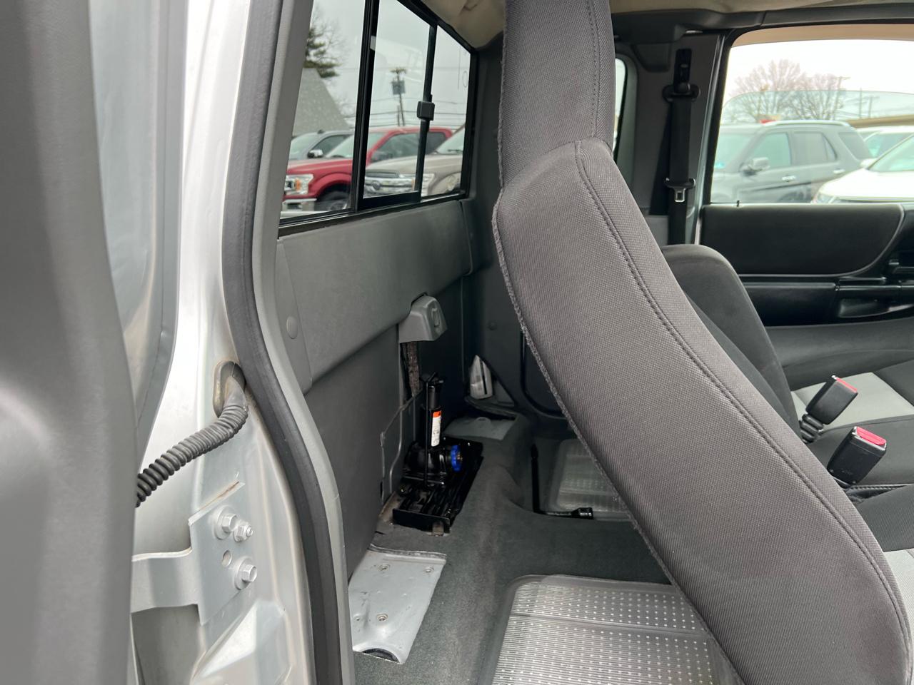 Ford Ranger 2WD 2dr SuperCab 126" XLT 2004