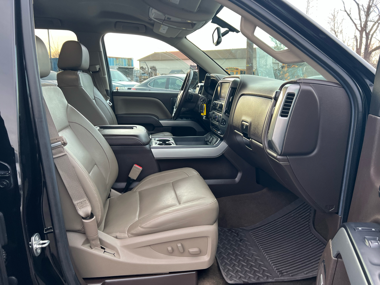 Chevrolet Silverado 1500 4WD Double Cab 143.5" LTZ w/1LZ 2016