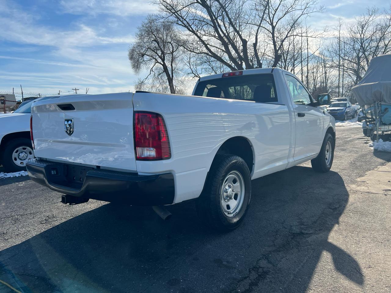 RAM 1500 2WD Reg Cab 140.5" ST 2018