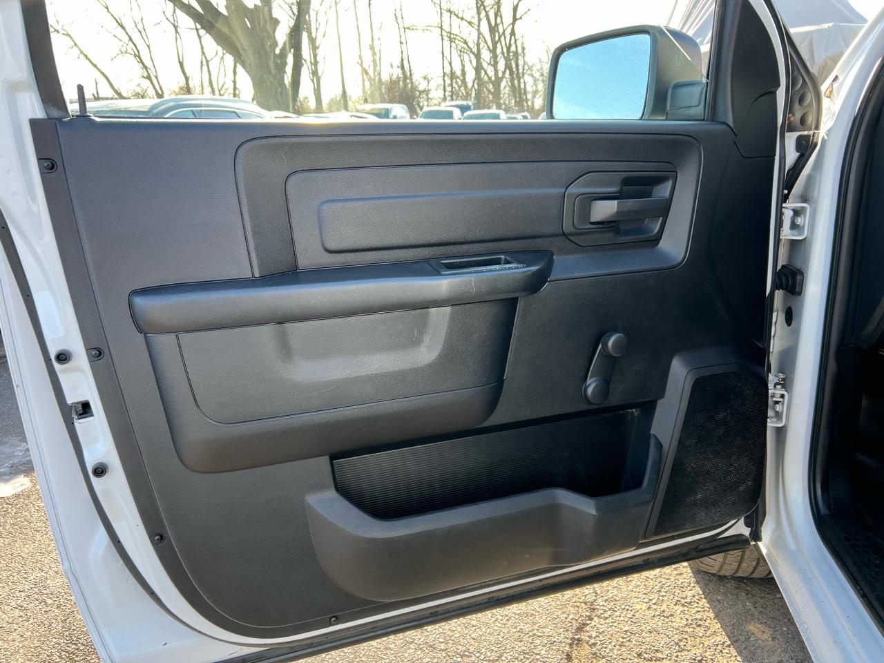 RAM 1500 2WD Reg Cab 140.5" ST 2018