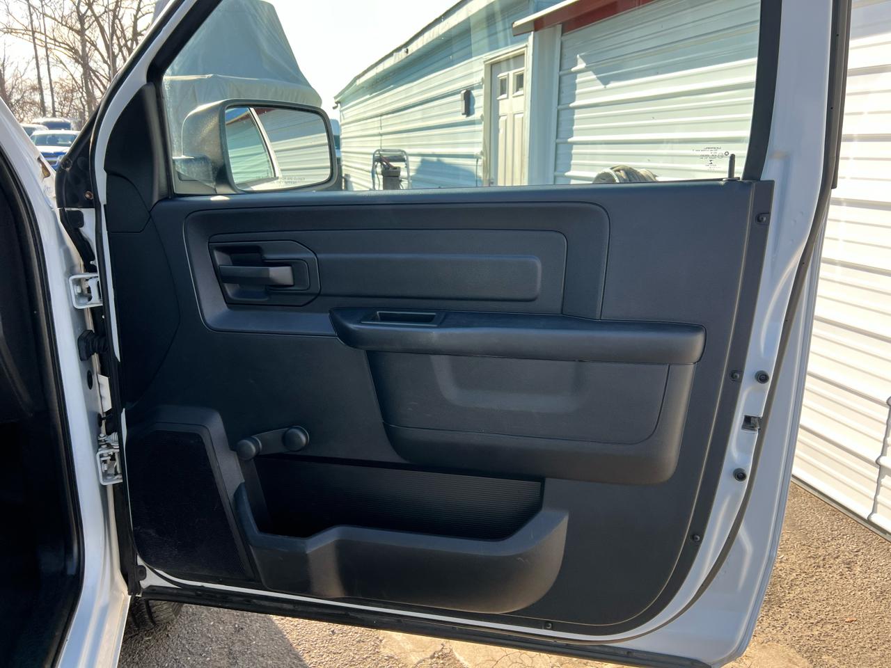 RAM 1500 2WD Reg Cab 140.5" ST 2018