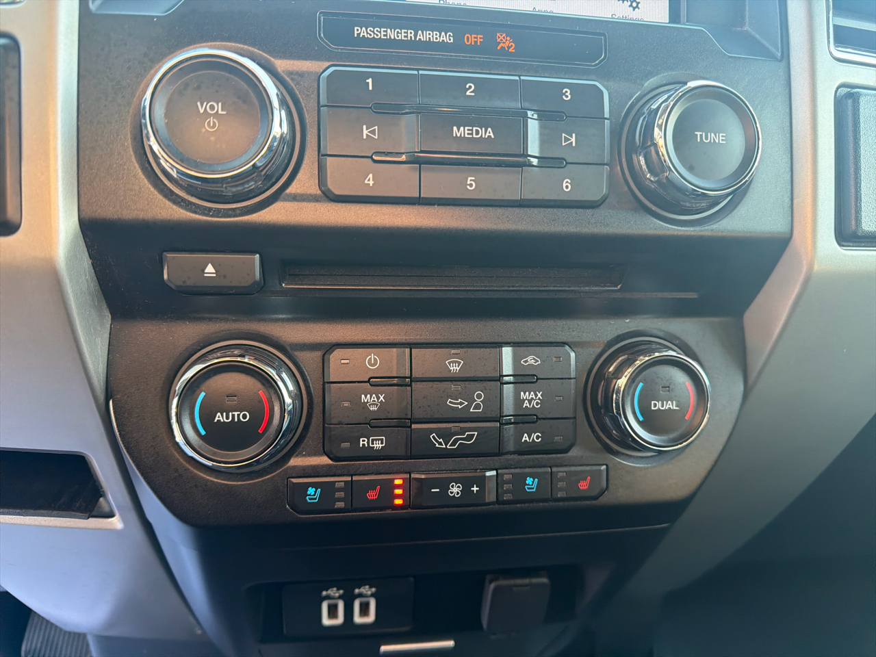 Ford F-150 4WD SuperCrew 139" Lariat 2018