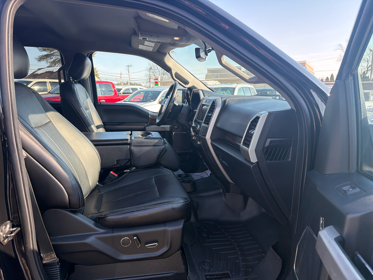 Ford F-150 4WD SuperCrew 139" Lariat 2018