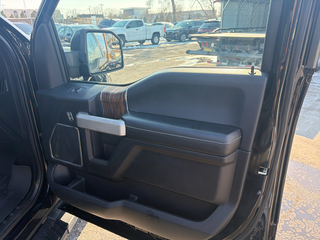 Ford F-150 4WD SuperCrew 139" Lariat 2018