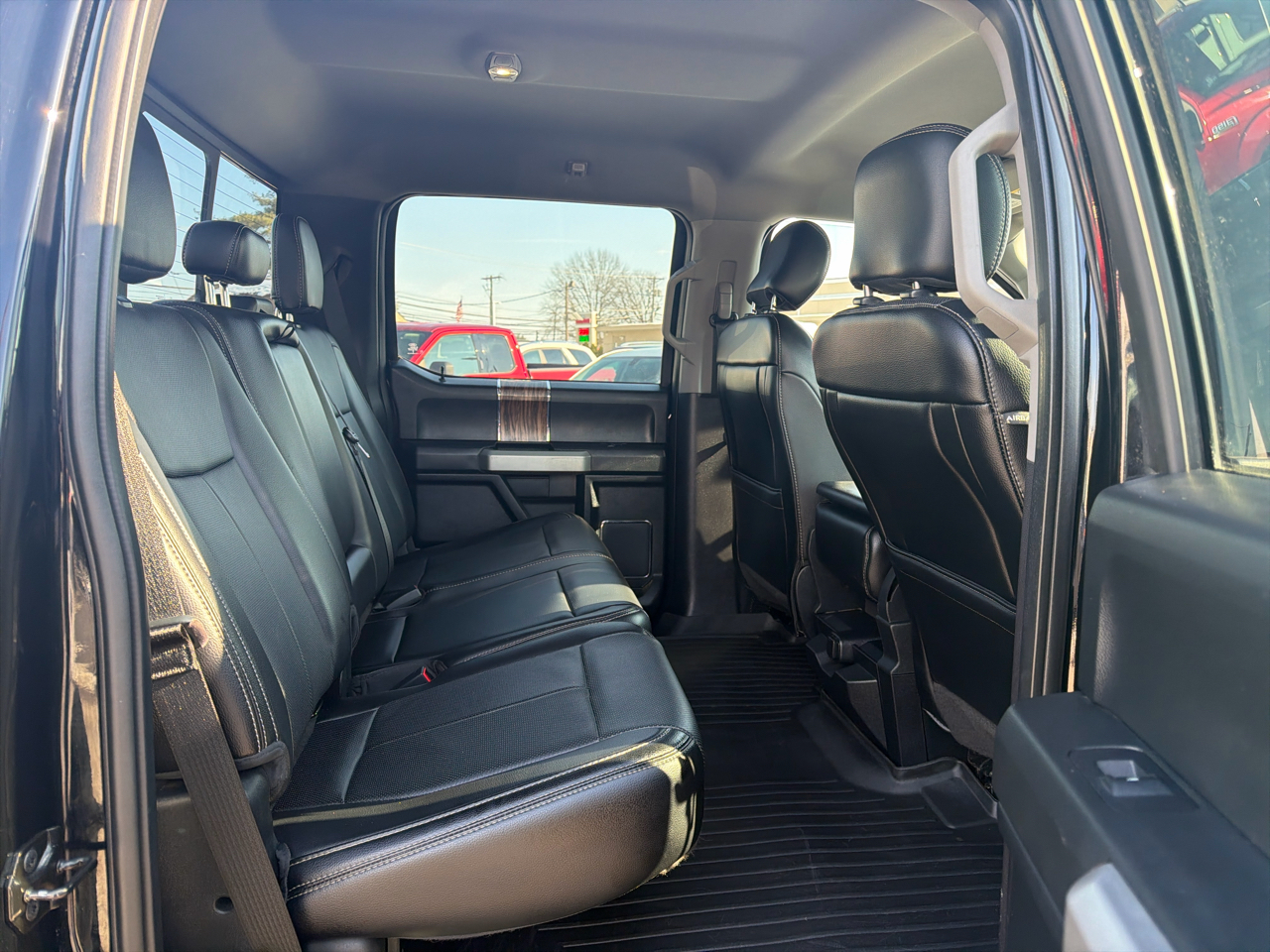 Ford F-150 4WD SuperCrew 139" Lariat 2018