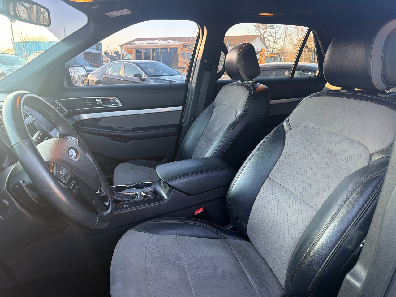 Ford Explorer 4dr XLT 4WD 2017