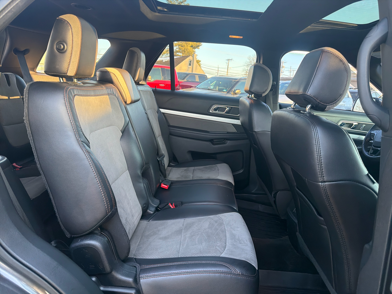 Ford Explorer 4dr XLT 4WD 2017