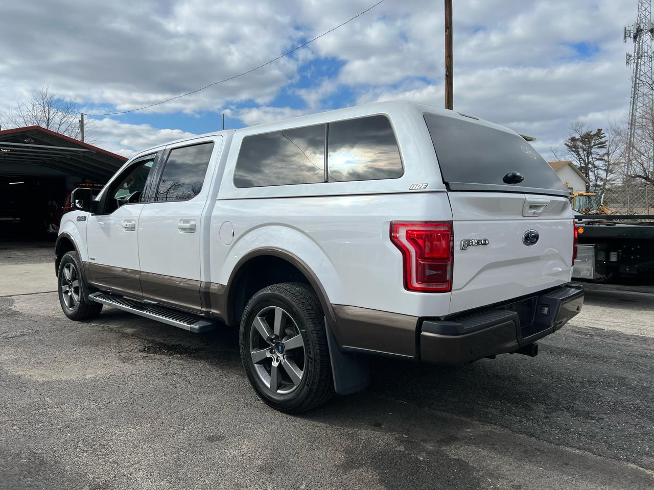 Ford F-150 2WD SuperCab 145" Lariat 2016