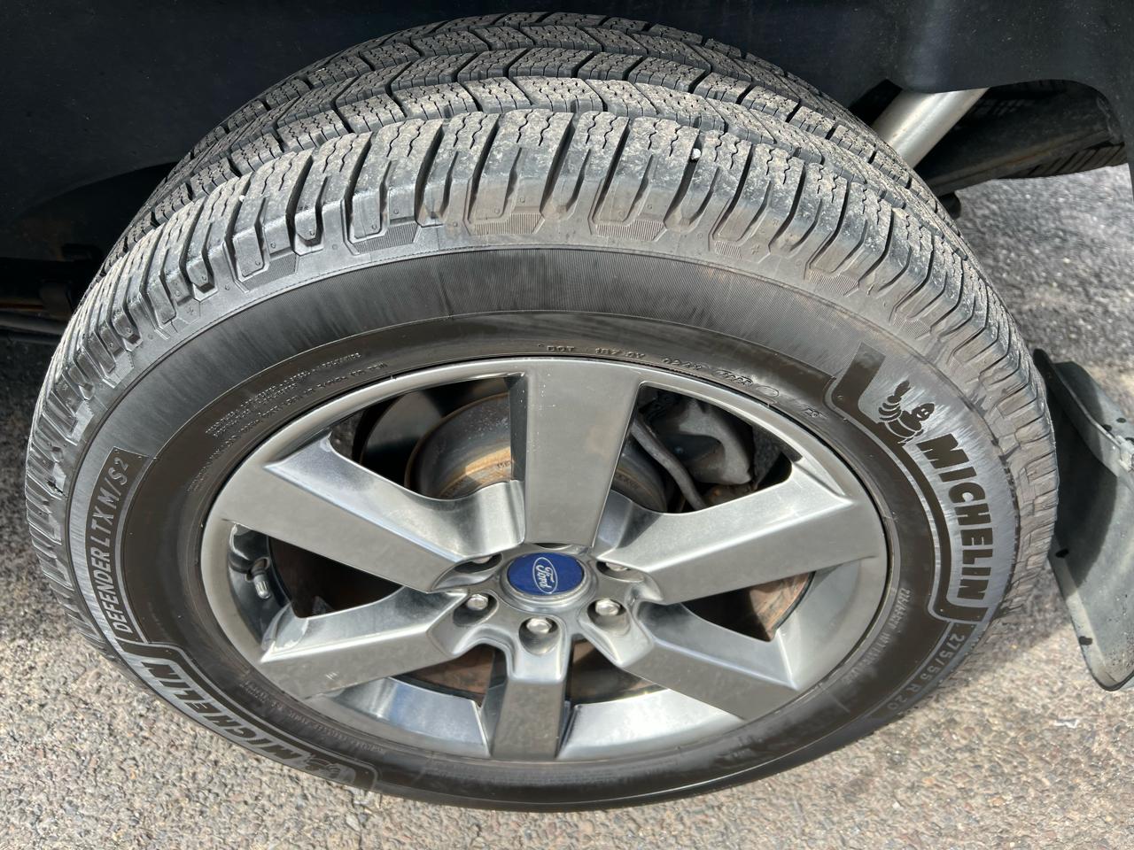 Ford F-150 2WD SuperCab 145" Lariat 2016