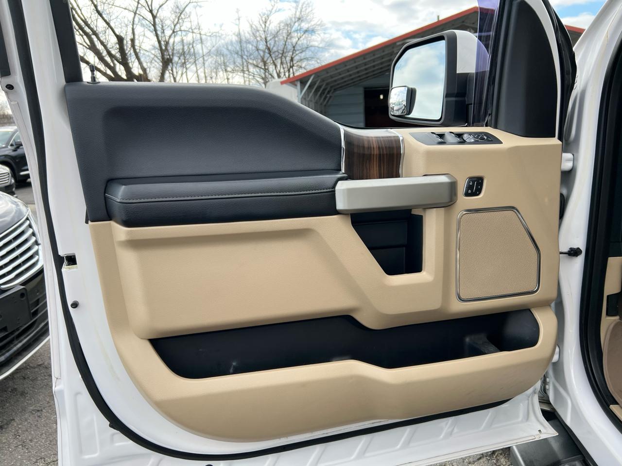 Ford F-150 2WD SuperCab 145" Lariat 2016