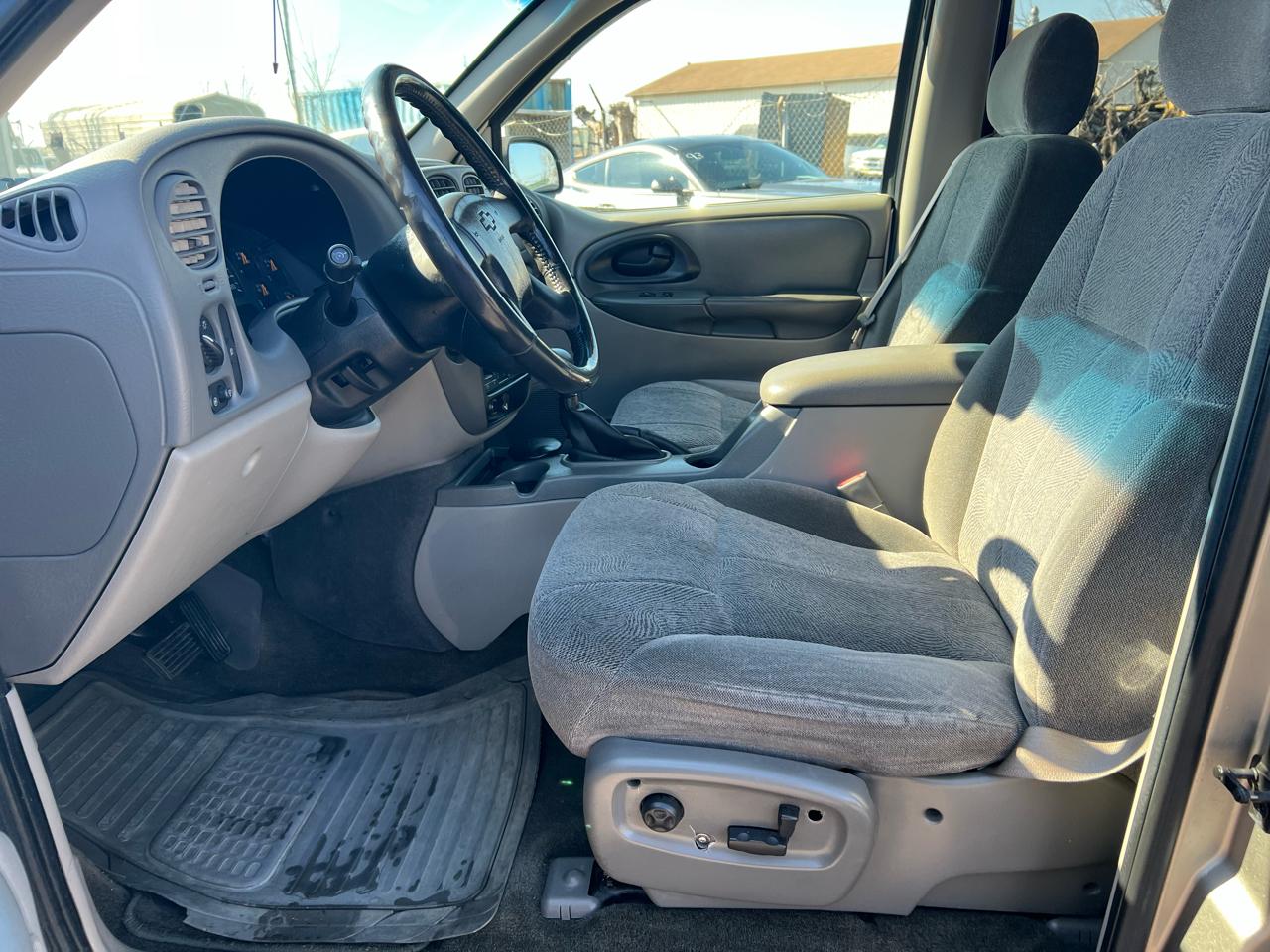 Chevrolet TrailBlazer LS 4WD 2002