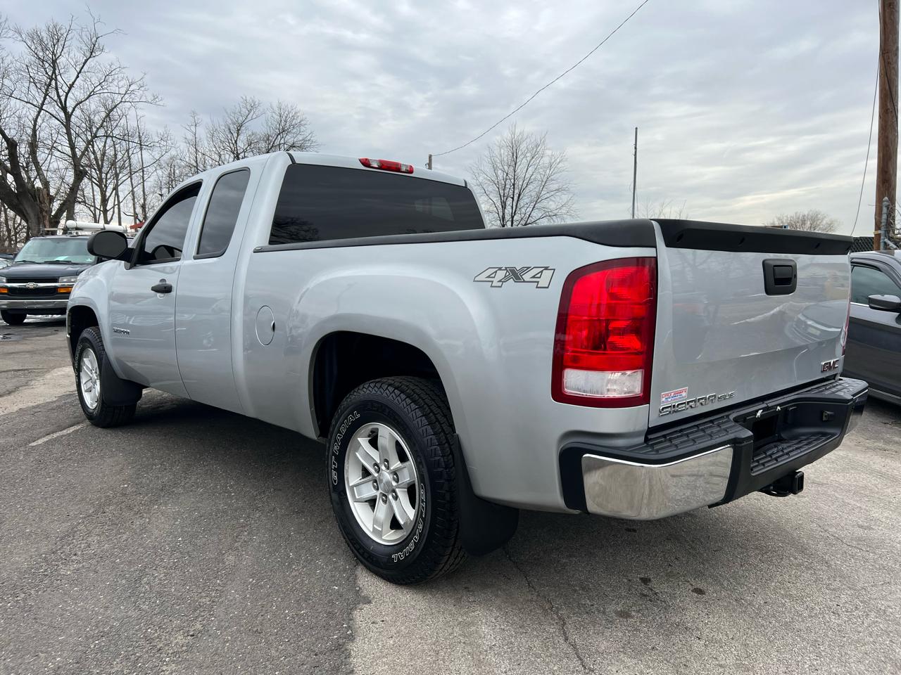 GMC Sierra 1500 4WD Ext Cab 134.0" SLE 2013