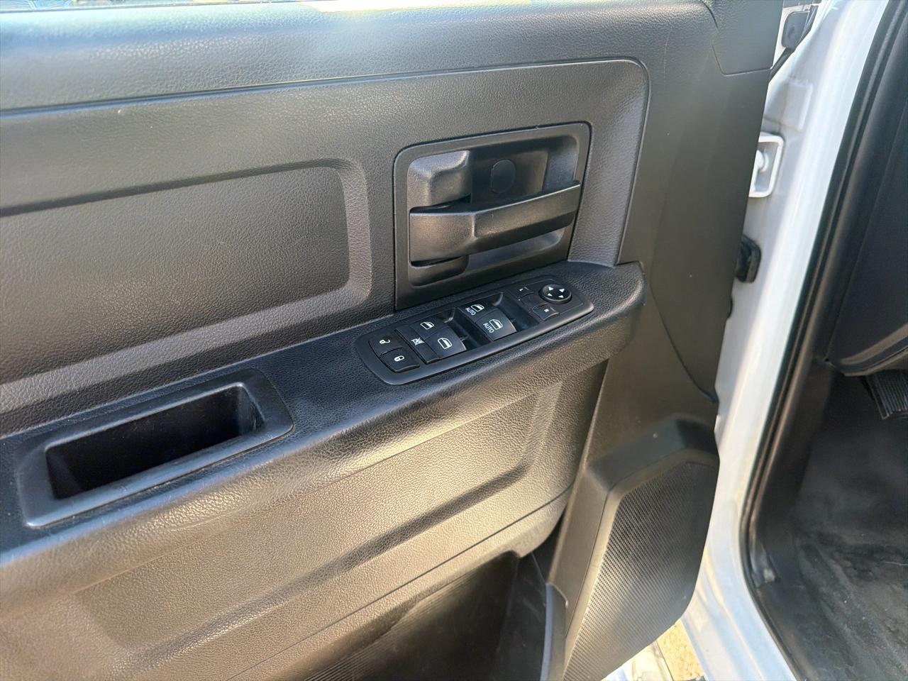 RAM 2500 Tradesman Crew Cab SWB 2WD 2015